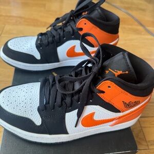 Jordan 1 Mid Shattered Backboard Size 8.5